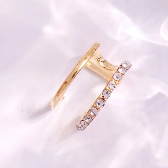 ⚜️[𝟯/$𝟭𝟴]⚜️NEW Gold Rhinestone Wrap Earring - Picture 3 of 9